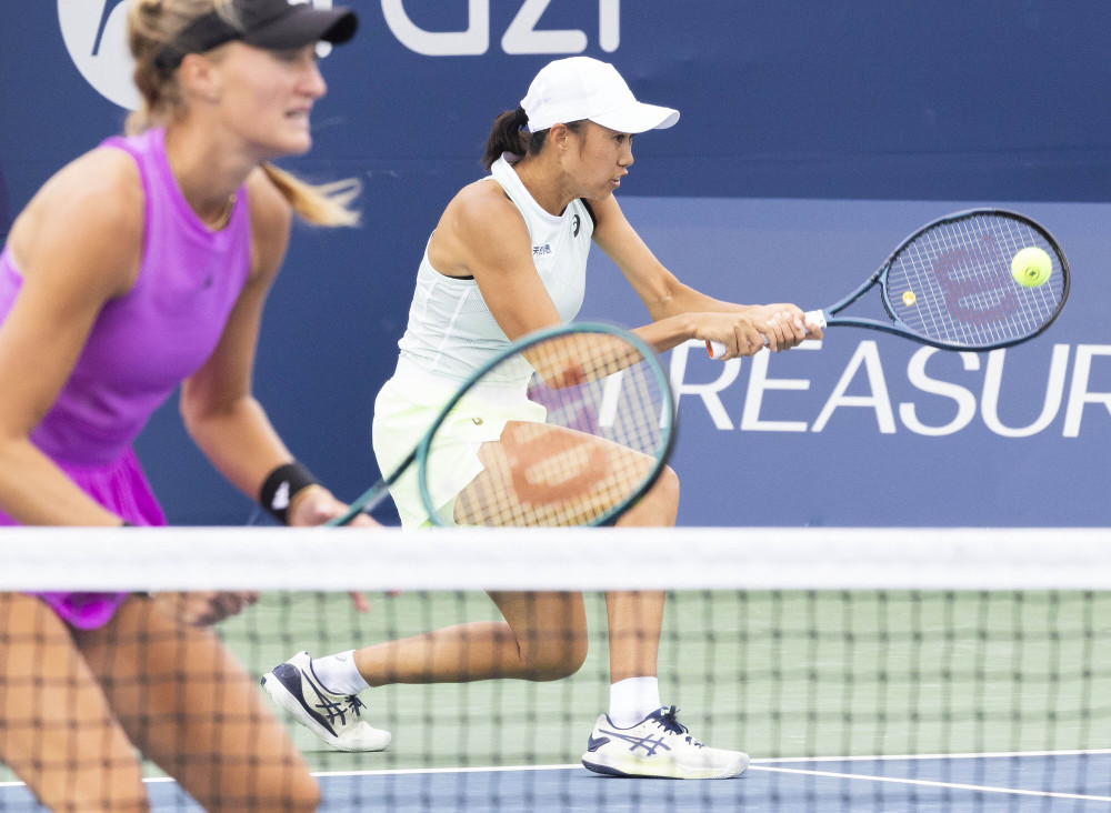 并荣膺赛事 并荣膺赛事