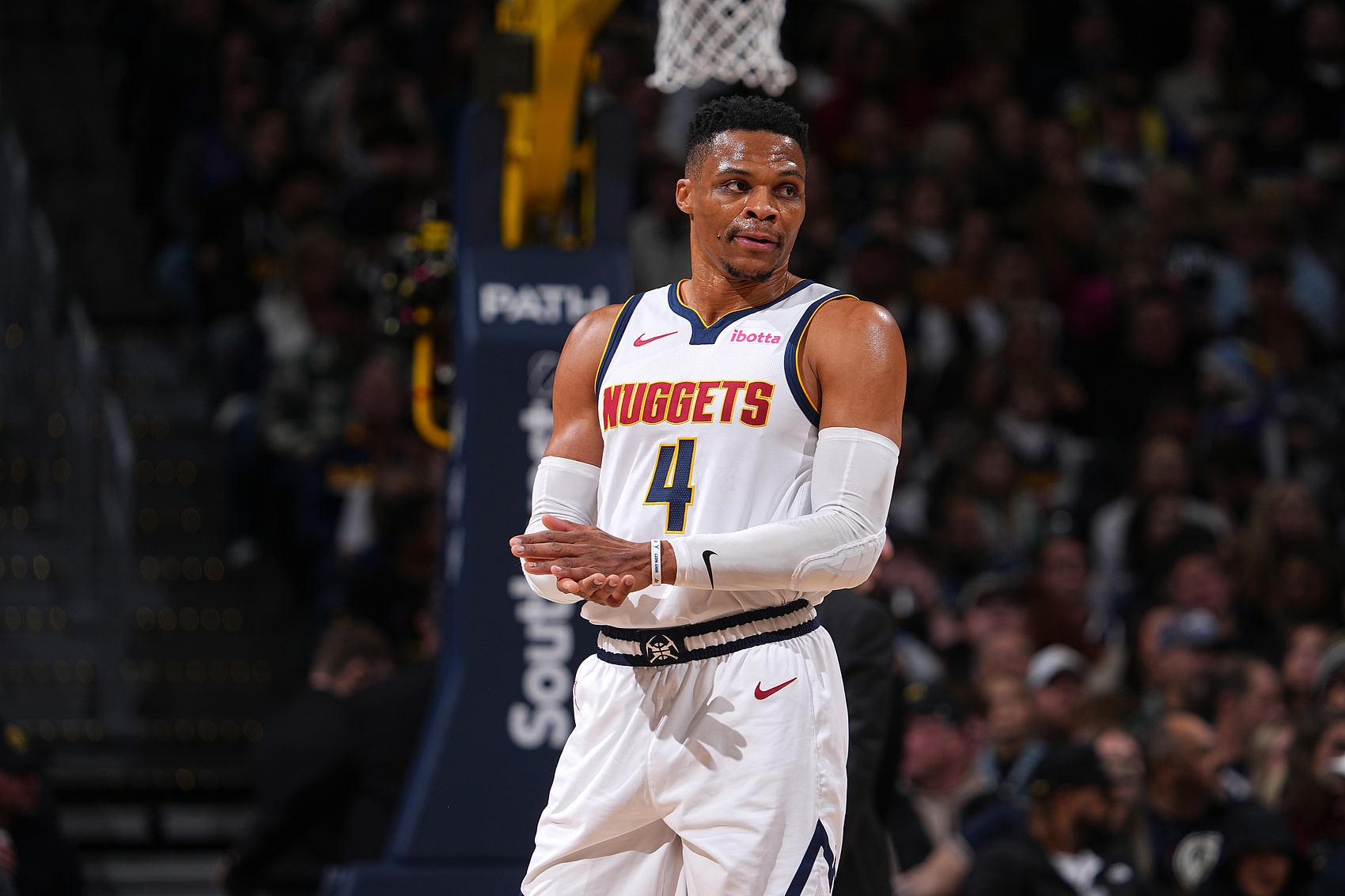 的三点是 的三点是